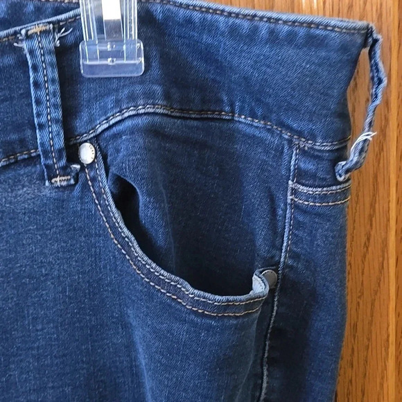 Torrid Super Soft High-Rise Denim Jeggings Dark Blue 5-pocket Women size 20R - Picture 4 of 16